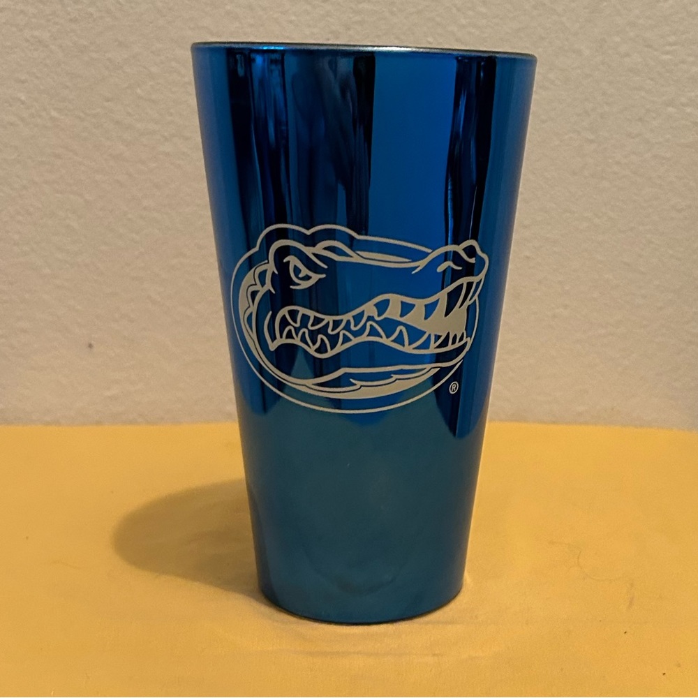 University of Florida Gators glass. New, and in great condition.